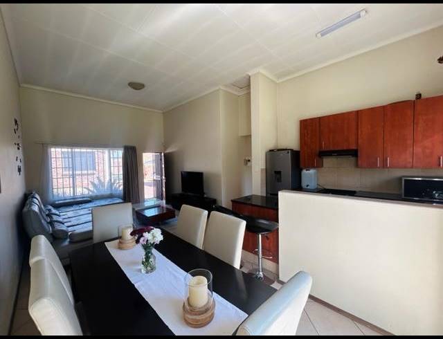 3 BEDROOM TOWNHOUSE FOR SALE IN ELANDSHAVEN